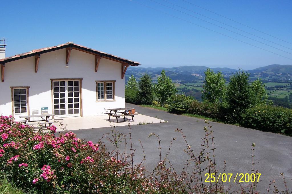Ferme Ithurburia Saint-Michel (Pyrenees-Atlantiques) Exterior foto