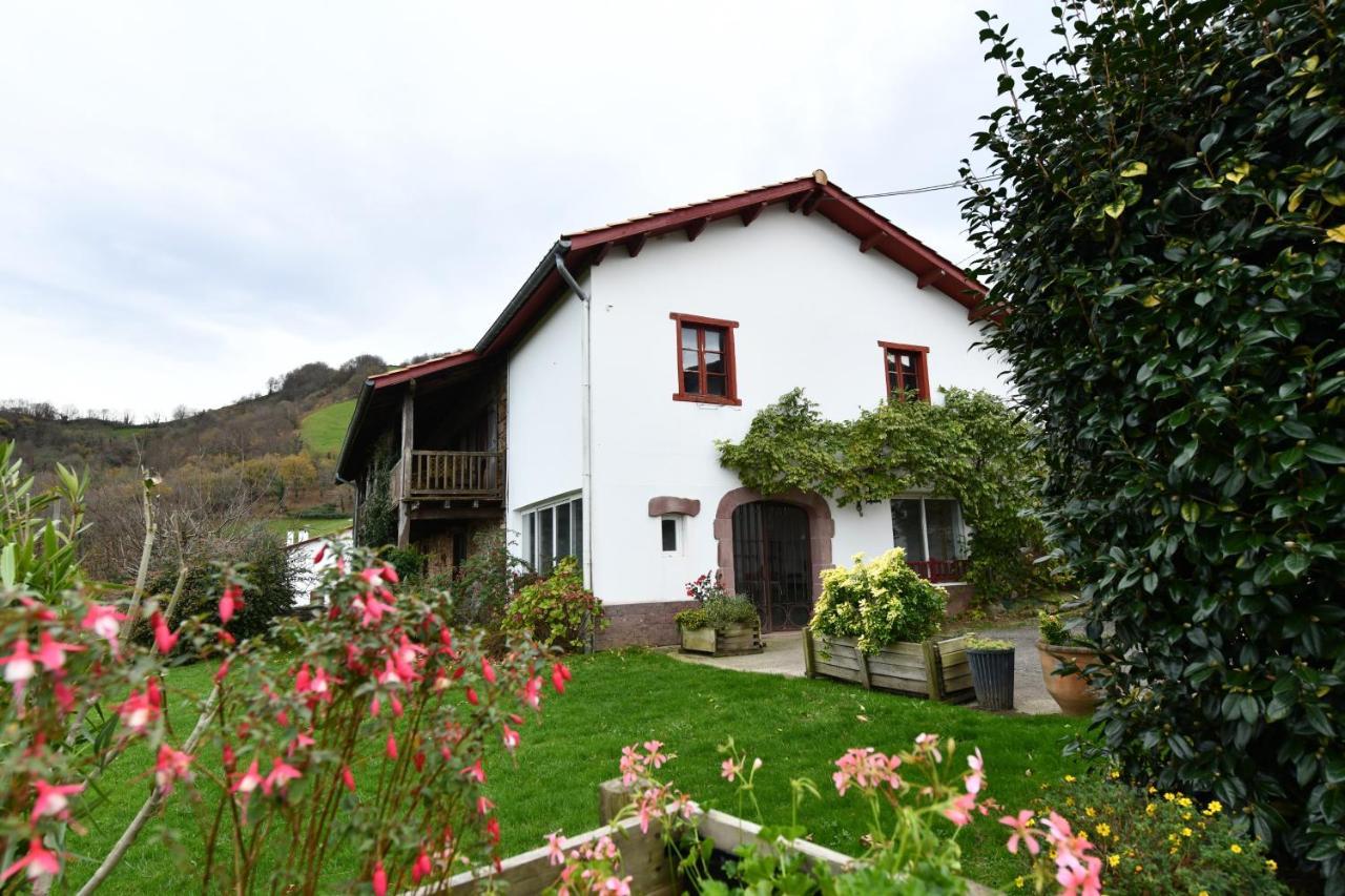 Ferme Ithurburia Saint-Michel (Pyrenees-Atlantiques) Exterior foto